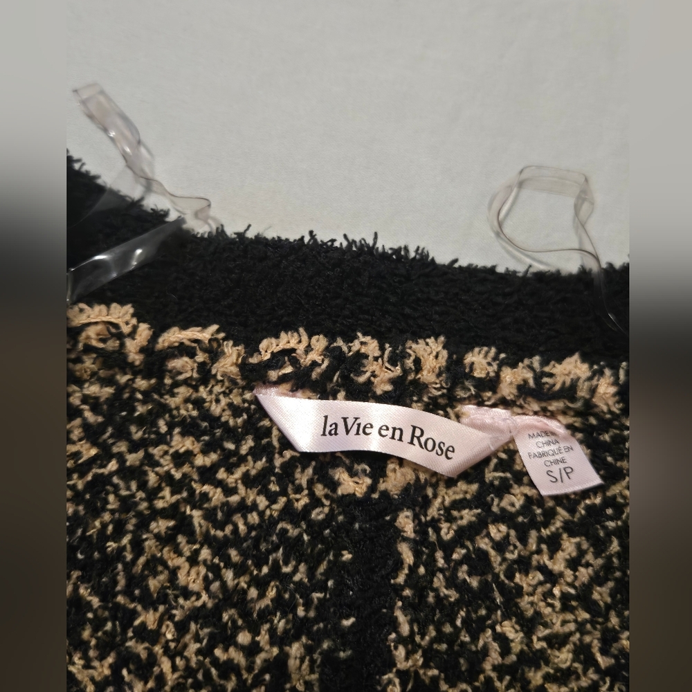 LA VIE EN LOUNGE Chenille Long Sleeve Romper. Size S. - Picture 6 of 10